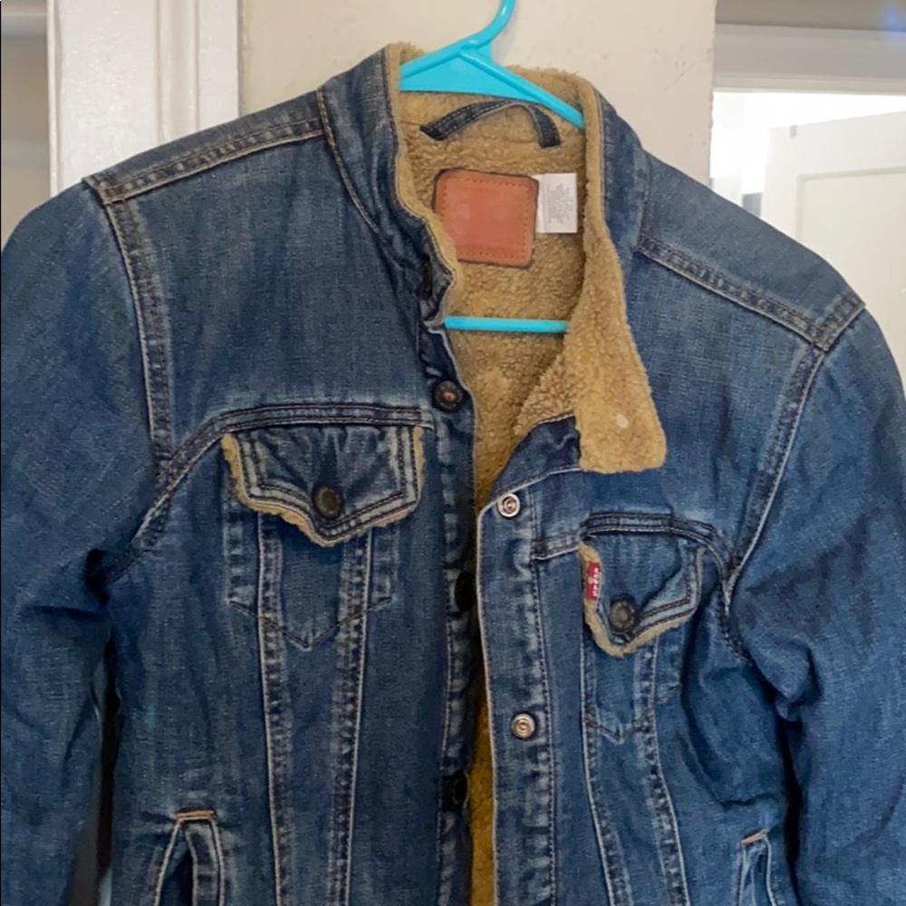Faux fur lined jean Levi’s jacket women’s size M